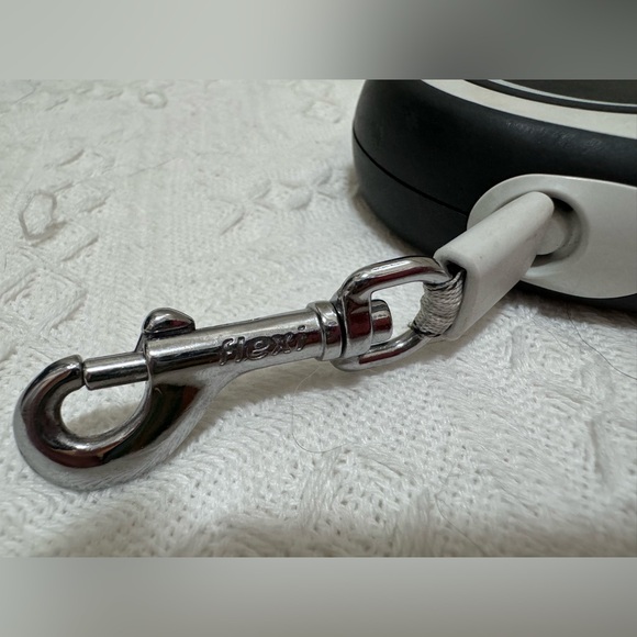Flexi Retractable Dog Leash XS - Picture 7 of 7